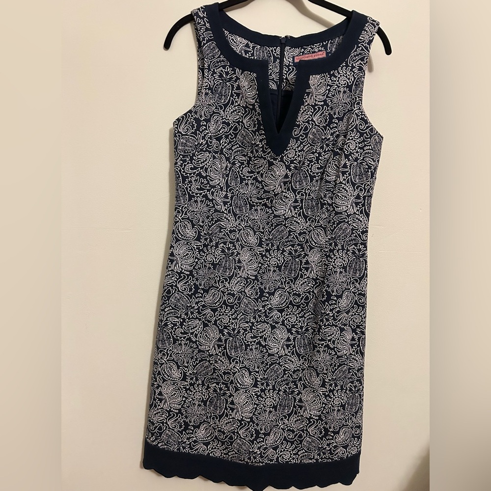 Vineyard vines navy pineapple dress